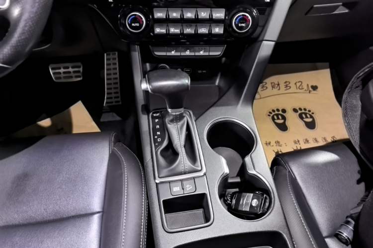 Used Kia KX5 2016 1.6T Automatic Two-Wheel Drive Premium Gear Lever