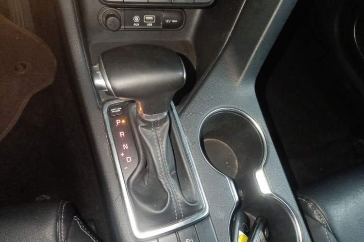 Used Kia KX5 2016 2.0L Automatic 2WD GLS Gear Lever