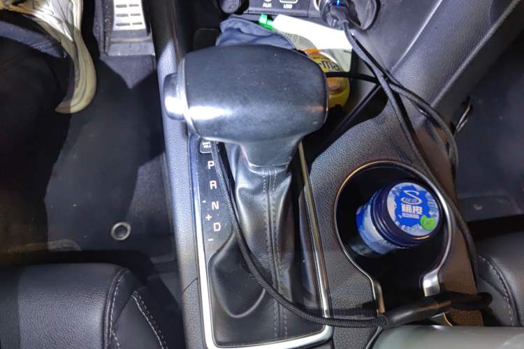 Used Kia KX5 2016 1.6T Automatic Two-Wheel Drive DLX Gear Lever