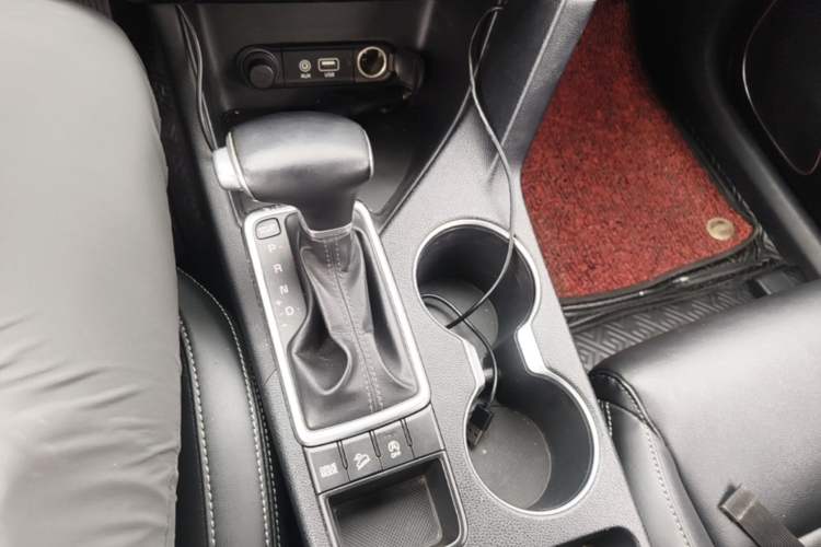 Used Kia KX5 2016 2.0L Automatic 2WD GLS Gear Lever