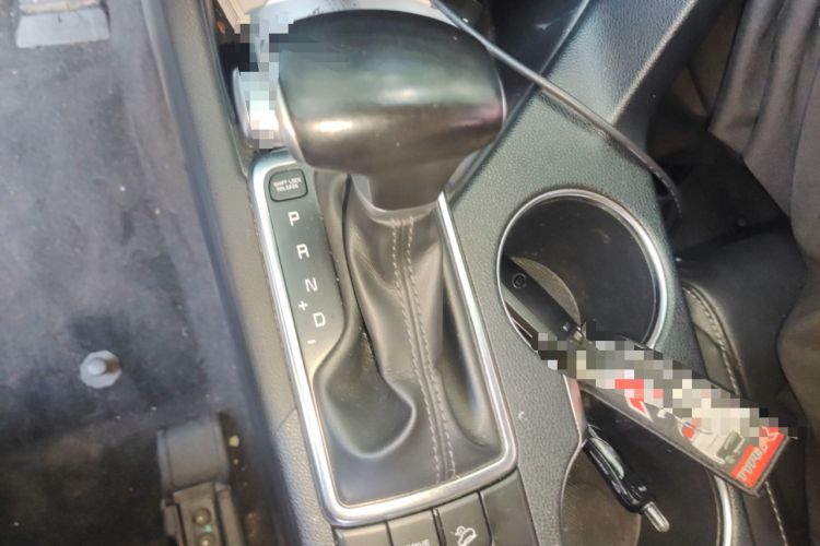 Used Kia KX5 2016 1.6T Automatic Two-Wheel Drive DLX Gear Lever