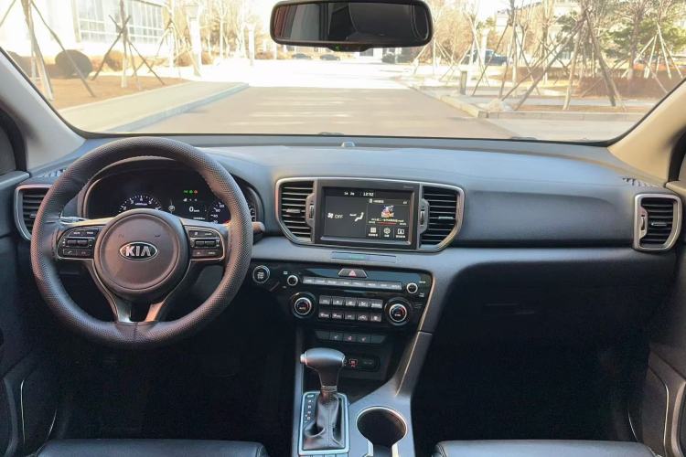 Used Kia KX5 2016 2.0L Automatic 2WD Premium Interior 1