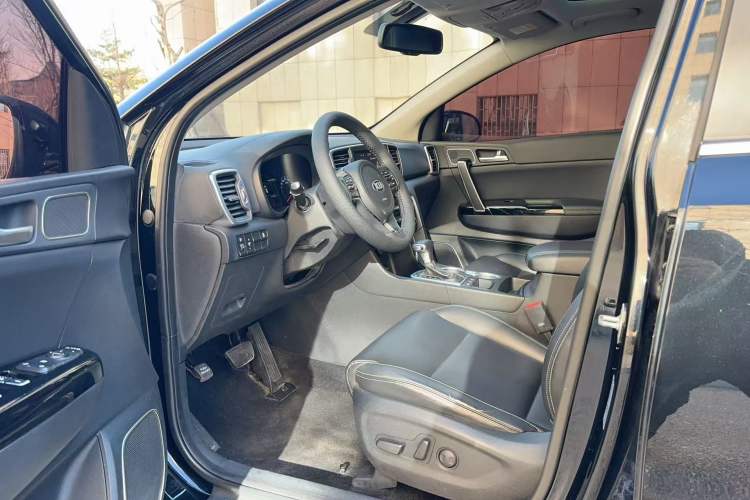 Used Kia KX5 2016 2.0L Automatic 2WD Premium Interior 2