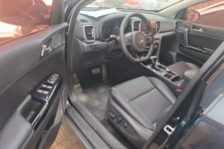 Used Kia KX5 2016 1.6T Automatic Two-Wheel Drive DLX Interior 3