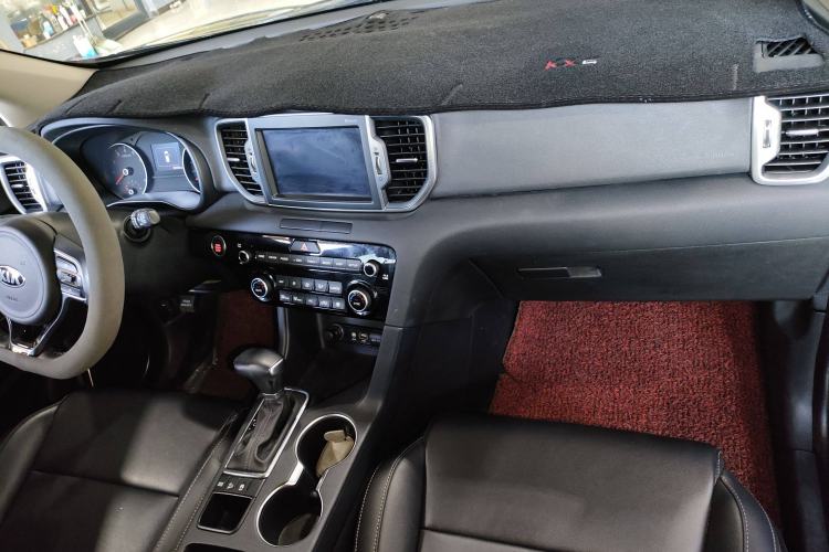 Used Kia KX5 2016 1.6T Automatic Two-Wheel Drive DLX Interior 5