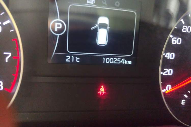 Used Kia KX5 2016 1.6T Automatic Two-Wheel Drive DLX Odometer Close Up