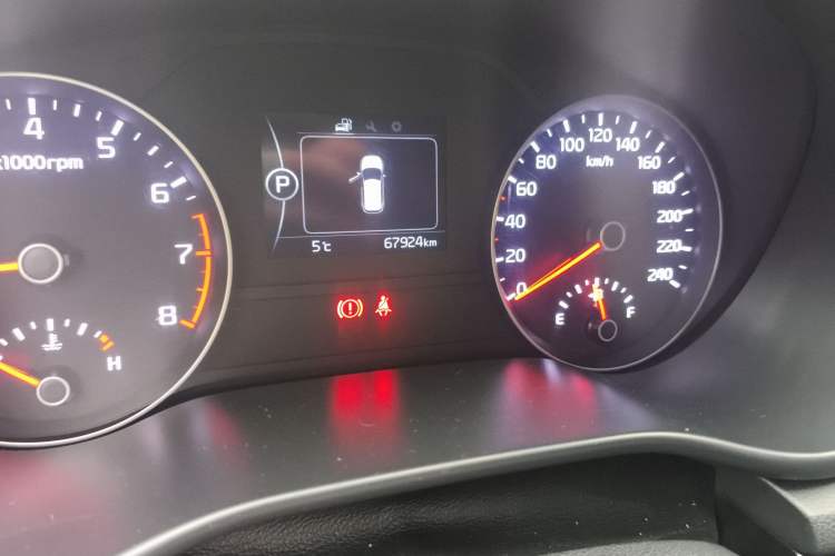 Used Kia KX5 2016 1.6T Automatic Two-Wheel Drive DLX Odometer Close Up