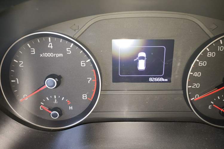 Used Kia KX5 2016 1.6T Automatic Two-Wheel Drive DLX Odometer Close Up