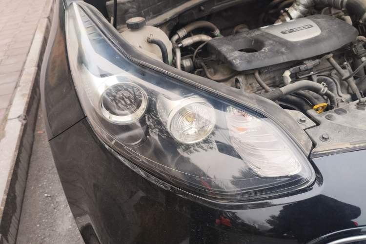 Used Kia KX5 2016 1.6T Automatic Two-Wheel Drive DLX Right Front Headlight