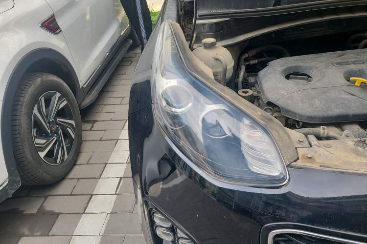 Used Kia KX5 2016 2.0L Automatic 2WD Premium Right Front Headlight
