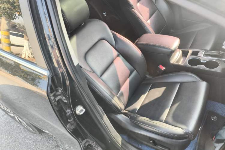 Used Kia KX5 2016 2.0L Automatic 2WD Premium Right Front Seat