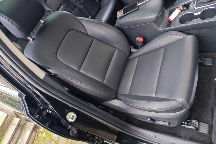 Used Kia KX5 2016 2.0L Automatic 2WD GLS Right Front Seat