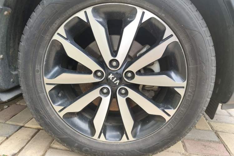 Used Kia KX5 2016 1.6T Automatic Two-Wheel Drive DLX Right Front Wheel Hub