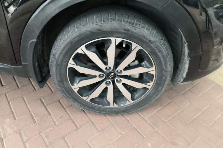 Used Kia KX5 2016 1.6T Automatic Two-Wheel Drive DLX Right Front Wheel Hub