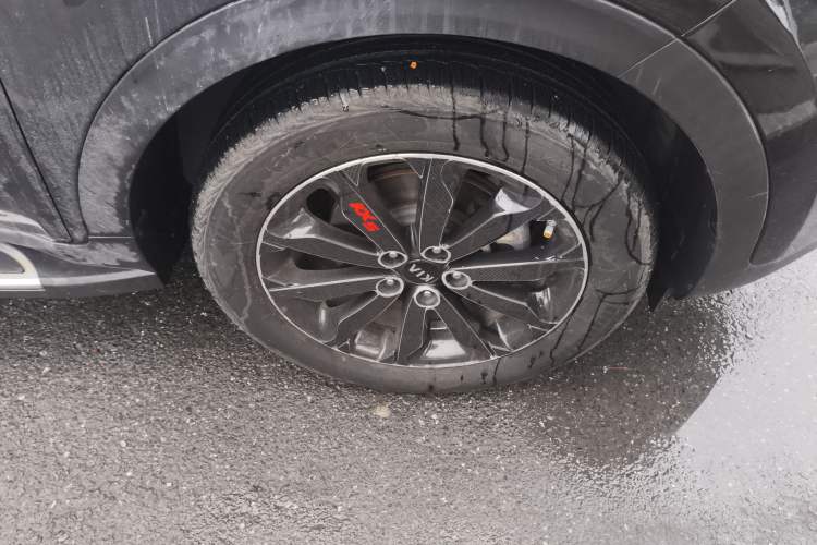 Used Kia KX5 2016 1.6T Automatic Two-Wheel Drive DLX Right Front Wheel Hub