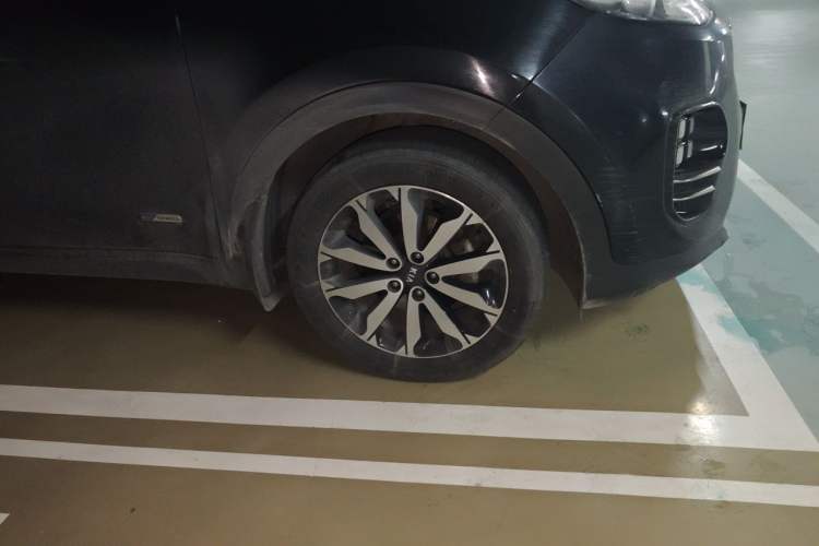 Used Kia KX5 2016 1.6T Automatic Two-Wheel Drive Premium Right Front Wheel Hub
