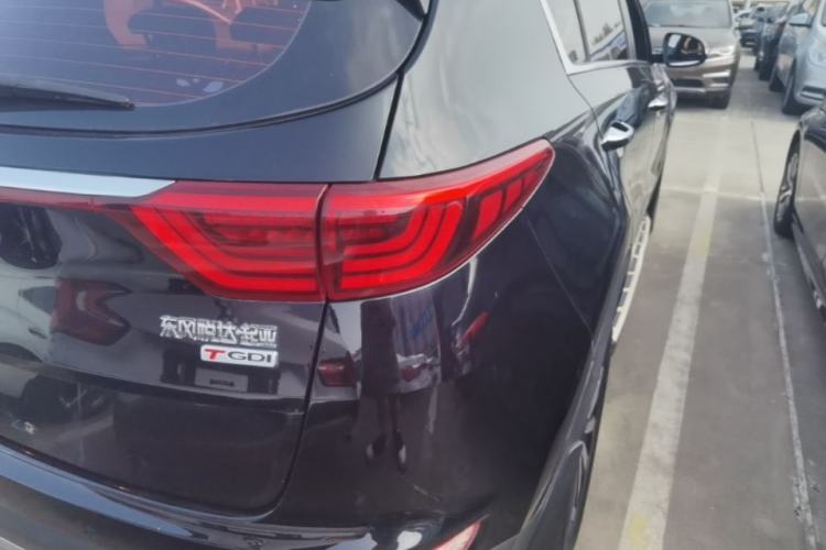 Used Kia KX5 2016 1.6T Automatic Two-Wheel Drive DLX Right Rear Taillight