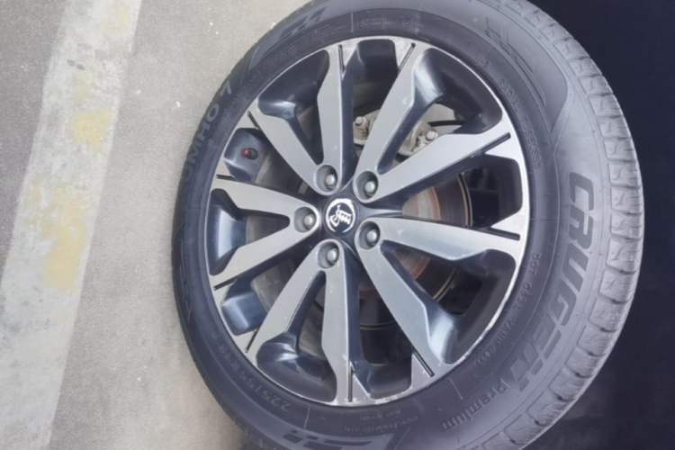 Used Kia KX5 2016 1.6T Automatic Two-Wheel Drive DLX Right Rear Wheel Hub