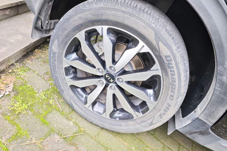 Used Kia KX5 2016 2.0L Automatic 2WD GLS Right Rear Wheel Hub