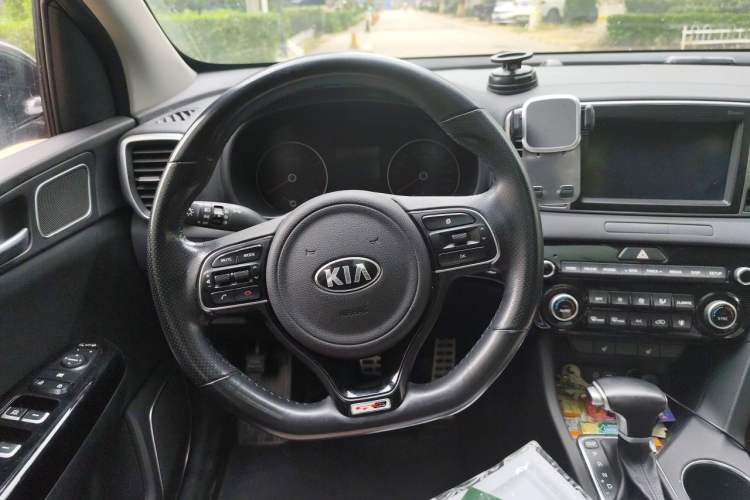 Used Kia KX5 2016 1.6T Automatic Two-Wheel Drive DLX Steering Wheel