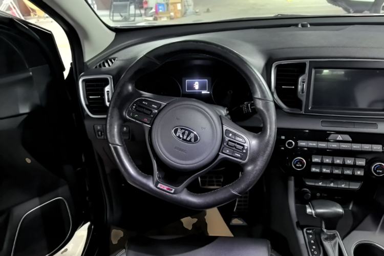 Used Kia KX5 2016 1.6T Automatic Two-Wheel Drive Premium Steering Wheel
