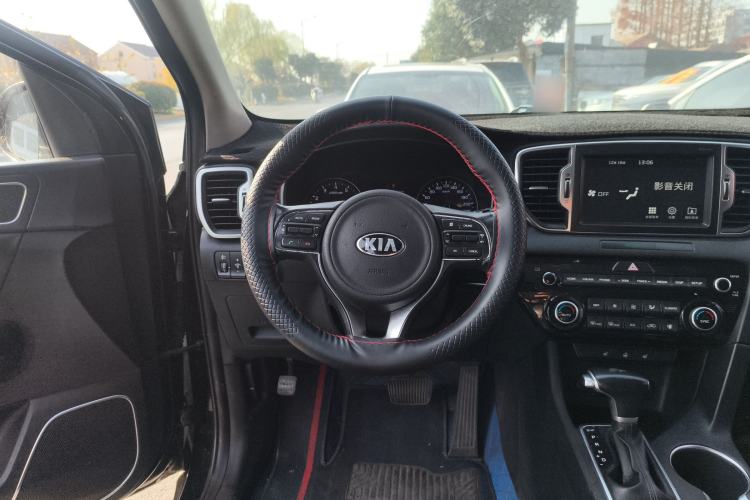 Used Kia KX5 2016 2.0L Automatic 2WD Premium Steering Wheel