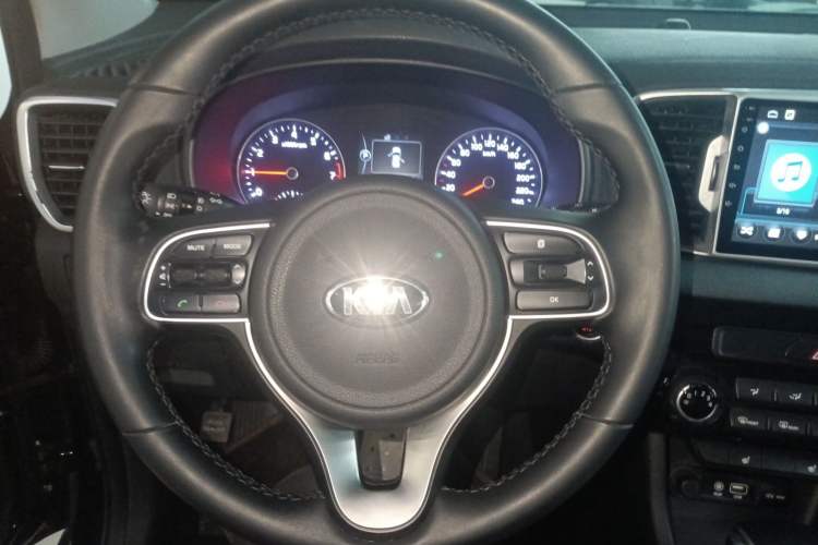 Used Kia KX5 2016 2.0L Automatic 2WD GLS Steering Wheel