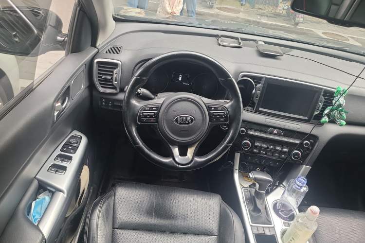 Used Kia KX5 2016 2.0L Automatic 2WD Premium Steering Wheel