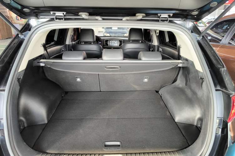 Used Kia KX5 2016 2.0L Automatic 2WD Premium Trunk