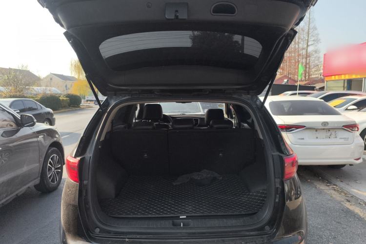 Used Kia KX5 2016 2.0L Automatic 2WD Premium Trunk