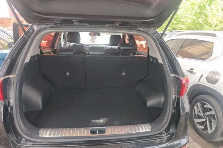 Used Kia KX5 2016 1.6T Automatic Two-Wheel Drive DLX Trunk