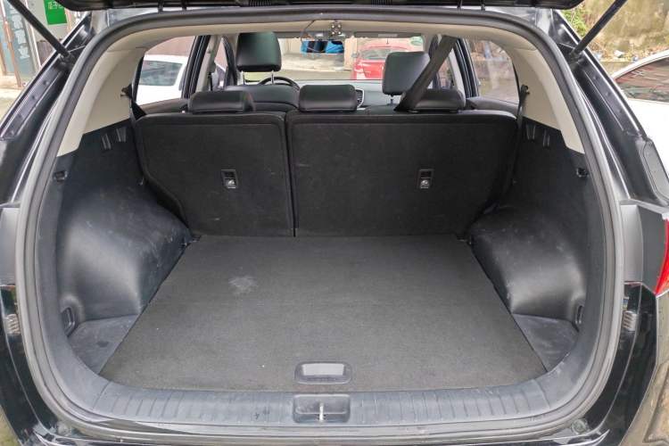 Used Kia KX5 2016 2.0L Automatic 2WD GLS Trunk