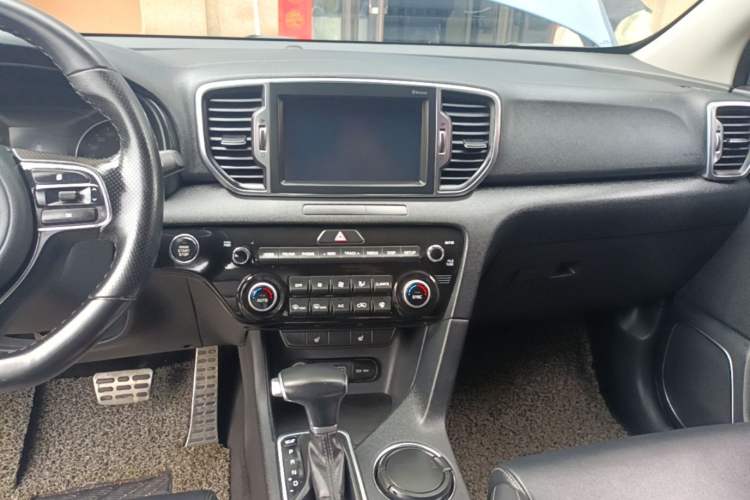 Used Kia KX5 2016 1.6T Automatic Two-Wheel Drive DLX Audio And AC Panel