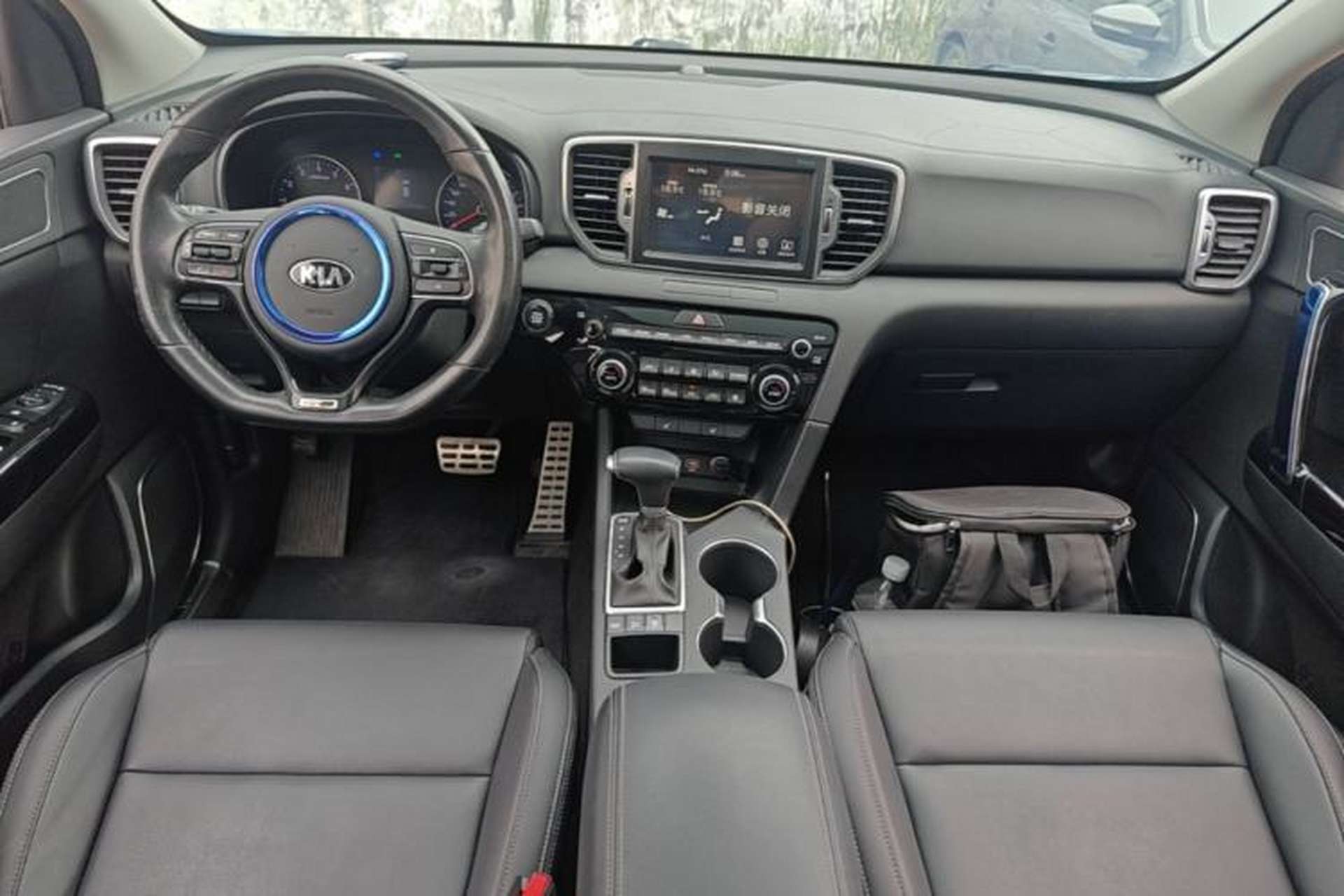 Used Kia KX5 2016 1.6T Automatic Two-Wheel Drive DLX Center Console