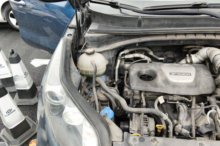 Used Kia KX5 2016 1.6T Automatic Two-Wheel Drive DLX Engine Bay Right