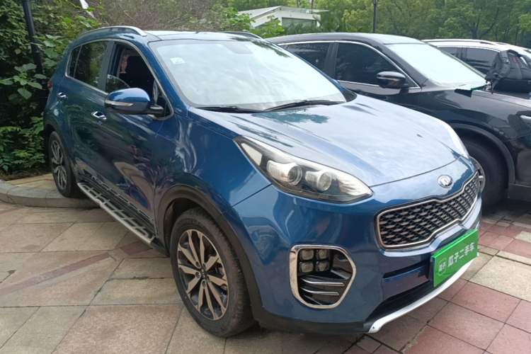Used Kia KX5 2016 1.6T Automatic Two-Wheel Drive DLX Front Right 45 Deg