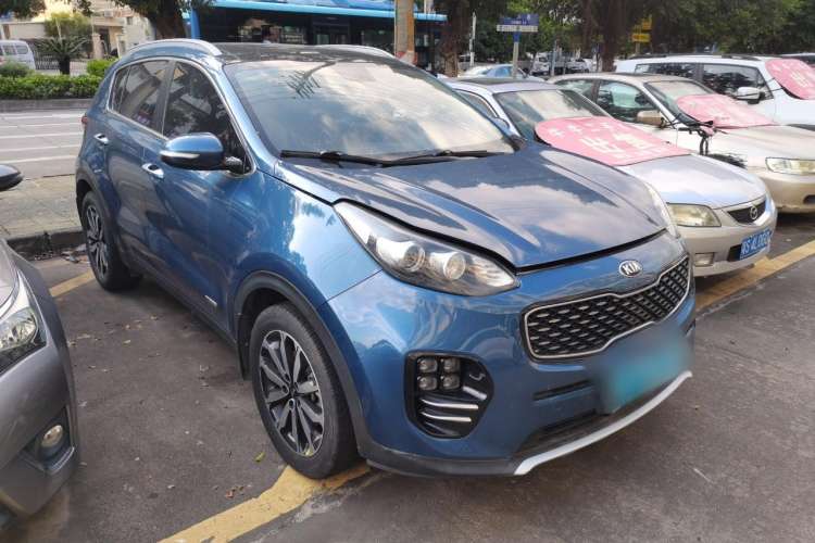 Used Kia KX5 2016 1.6T Automatic Two-Wheel Drive DLX Front Right 45 Deg