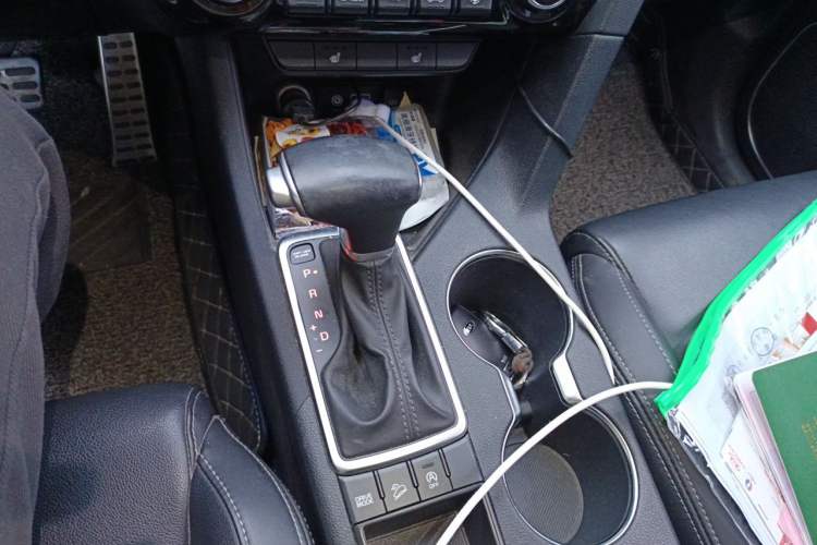 Used Kia KX5 2016 1.6T Automatic Two-Wheel Drive DLX Gear Lever