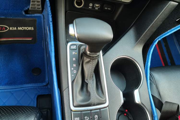 Used Kia KX5 2016 1.6T Automatic Two-Wheel Drive DLX Gear Lever