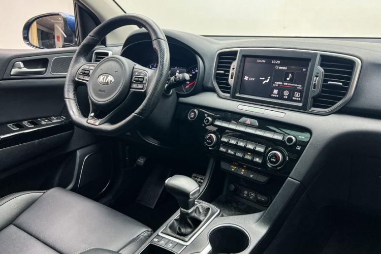 Used Kia KX5 2016 1.6T Automatic Two-Wheel Drive Premium Interior 3