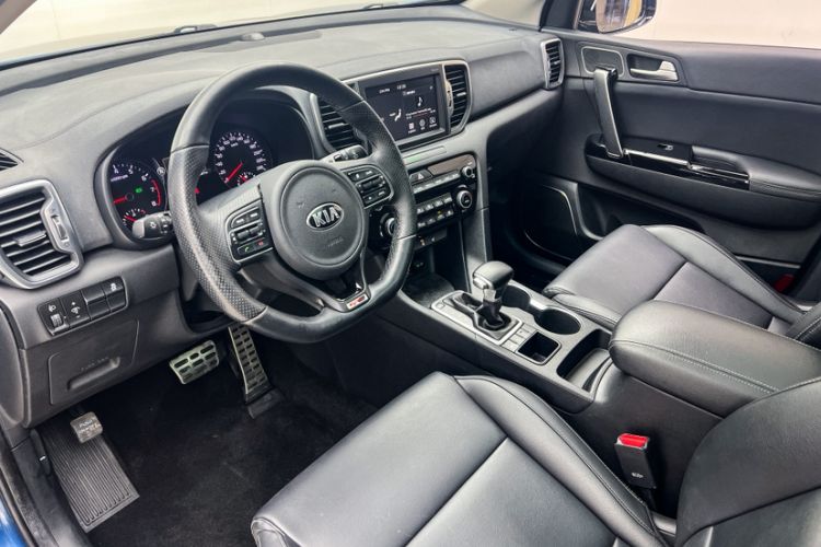 Used Kia KX5 2016 1.6T Automatic Two-Wheel Drive Premium Interior 4