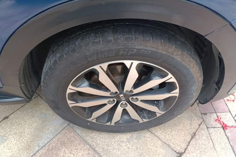 Used Kia KX5 2016 1.6T Automatic Two-Wheel Drive DLX Right Rear Wheel Hub