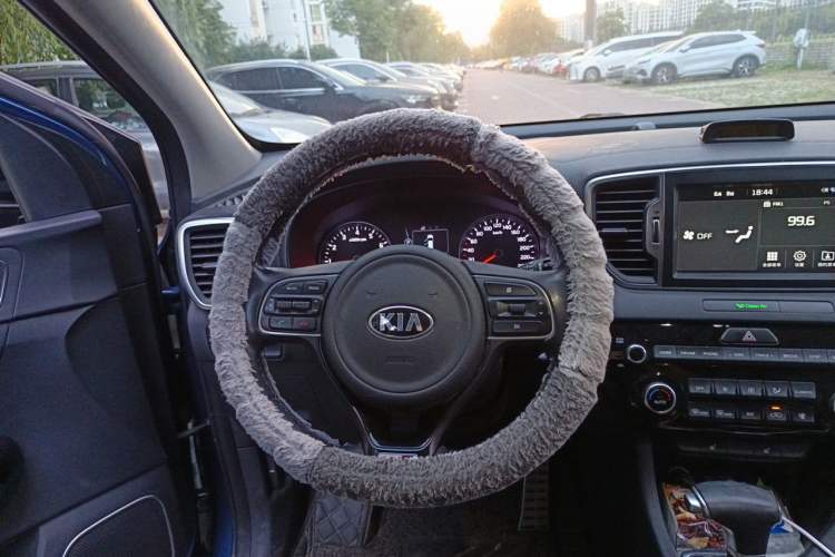 Used Kia KX5 2016 1.6T Automatic Two-Wheel Drive DLX Steering Wheel