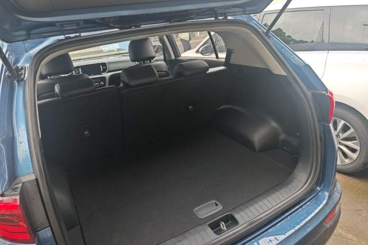 Used Kia KX5 2016 2.0L Automatic 2WD GLS Trunk