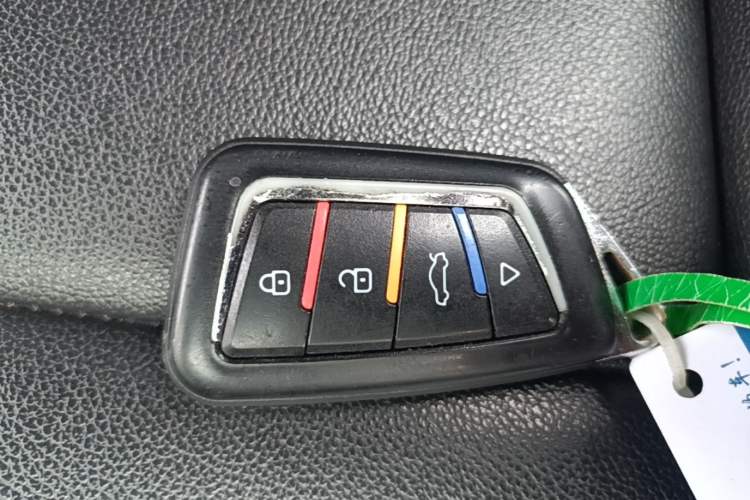 Used Kia KX5 2016 1.6T Automatic Two-Wheel Drive DLX Vehicle Key