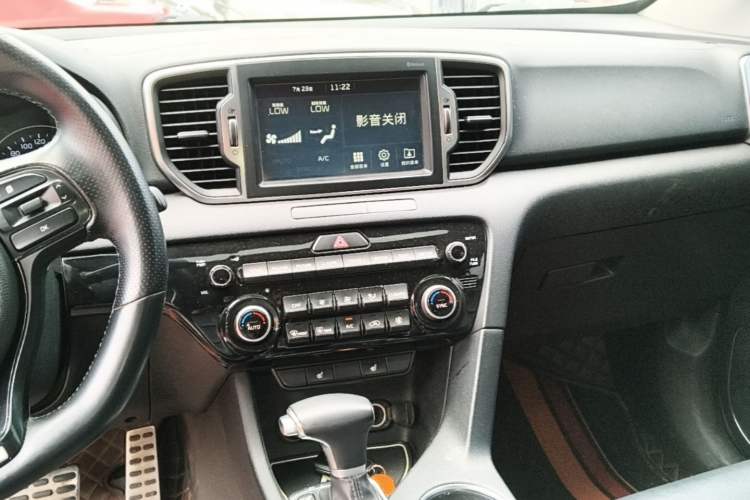 Used Kia KX5 2016 1.6T Automatic Two-Wheel Drive DLX Audio And AC Panel