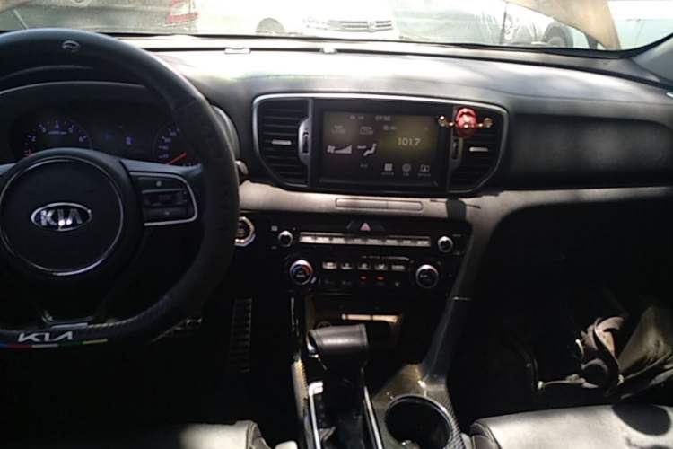 Used Kia KX5 2016 1.6T Automatic Two-Wheel Drive Premium Audio And AC Panel