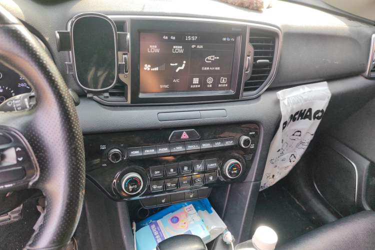 Used Kia KX5 2016 1.6T Automatic Two-Wheel Drive Premium Audio And AC Panel