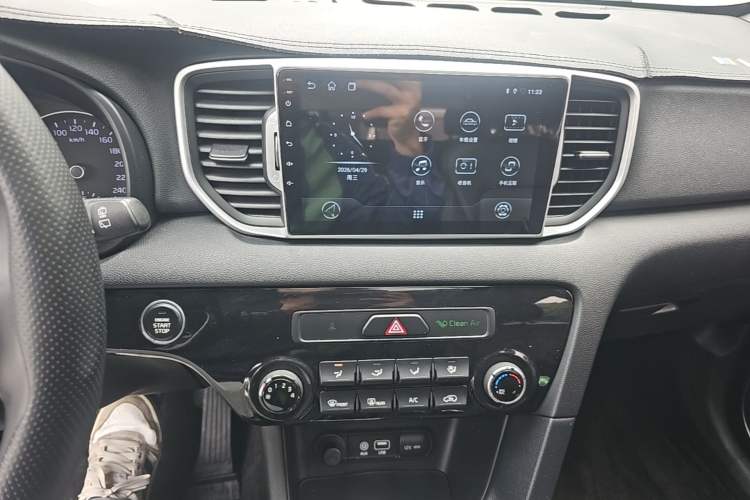 Used Kia KX5 2016 2.0L Automatic 2WD GLS Audio And AC Panel