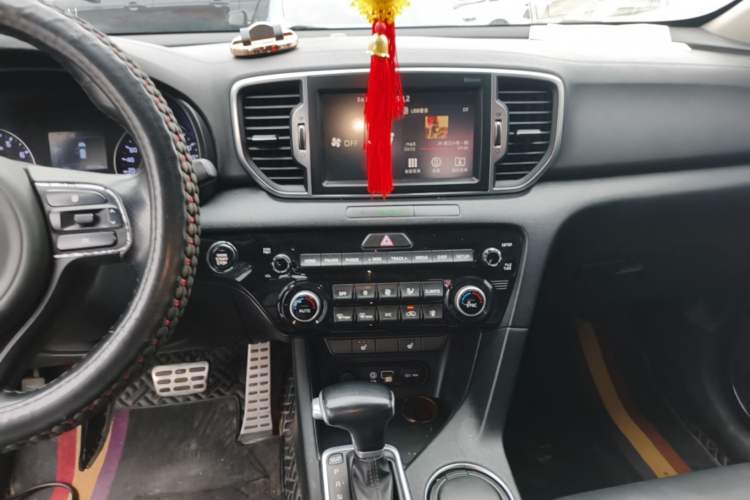 Used Kia KX5 2016 1.6T Automatic Two-Wheel Drive DLX Audio And AC Panel